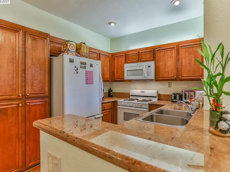 3416 Deerwood Ter #112 — Photo 9
