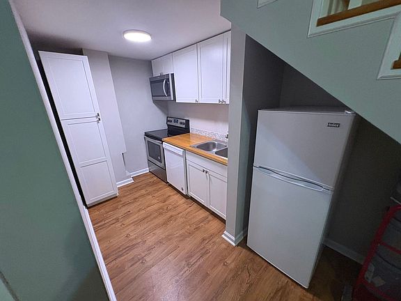 4th image of 361 E Clayton St APT 103