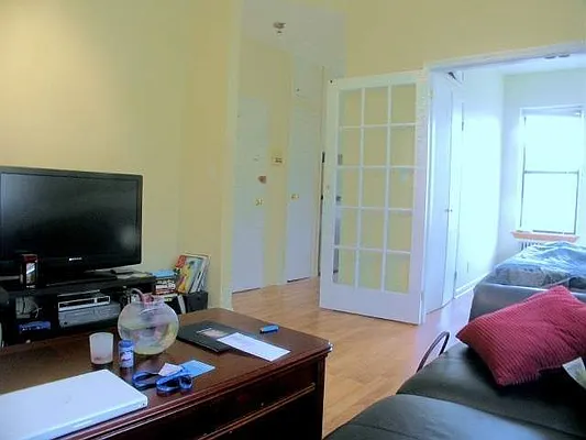 Rented by New York Residence | media 18
