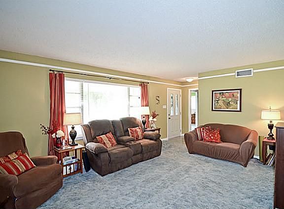 3rd image of 3797 N Hills Dr