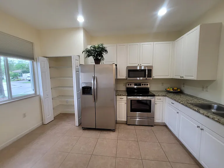 2582 Langrove Ln SW — Photo 6