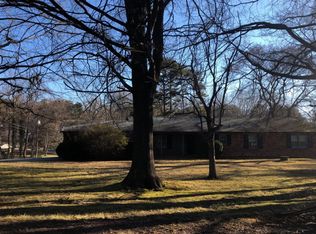 3909 Beacon Dr, Winston Salem, NC 27106