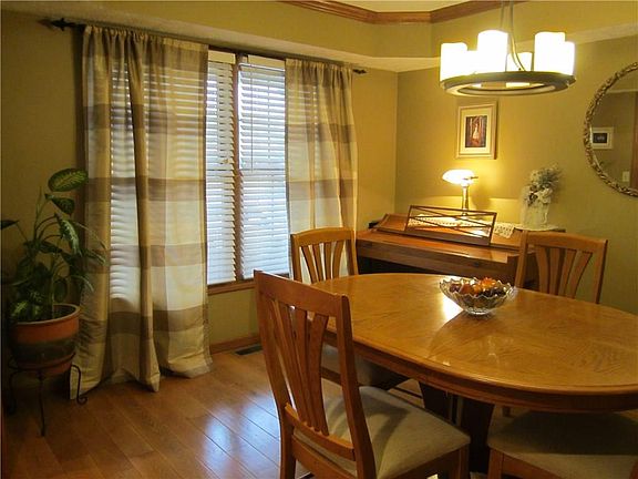 4th image of 2315 Worthington Dr