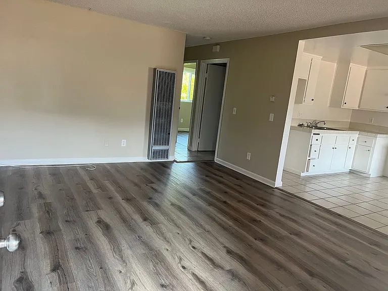 5140 Oakland St — Photo 6