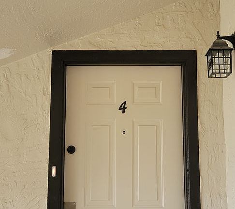 2nd image of 800-804 Laurelwood Dr #804-4