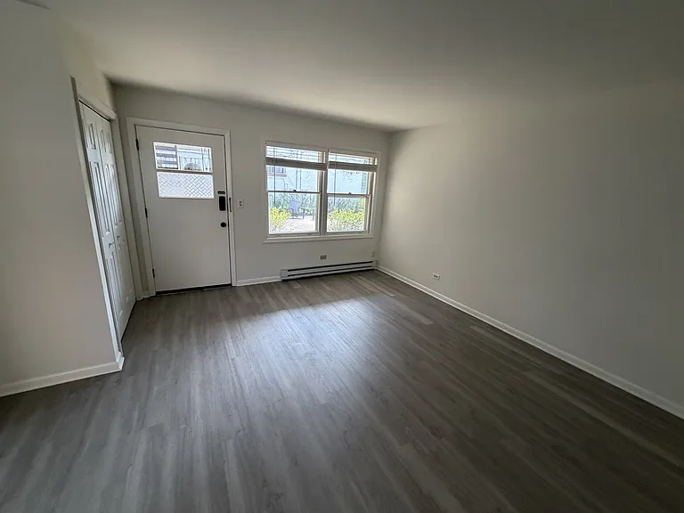 1660 2nd St #6 — Photo 3