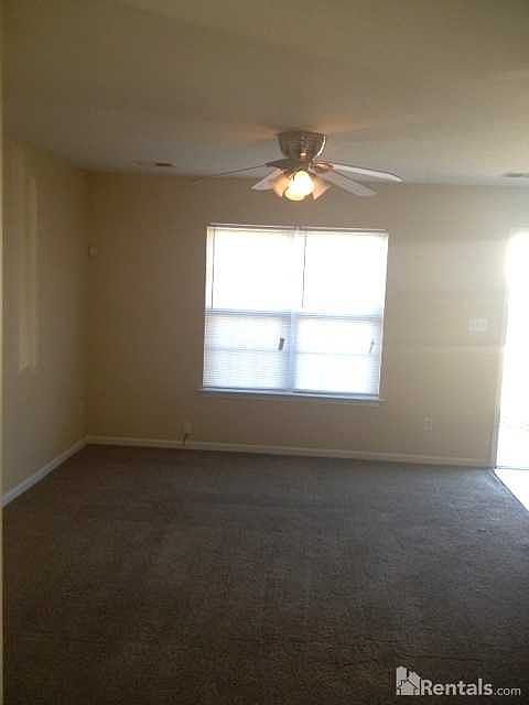 2nd image of 3538 Crestridge Dr