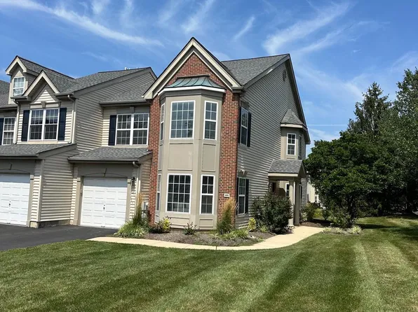 101 Tree Top Ct, Warminster, PA 18974