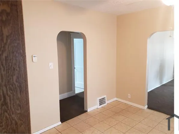 1272 E 143rd St, East Cleveland, OH 44112