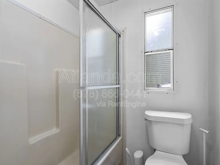 1061 Center St NW #C — Photo 8