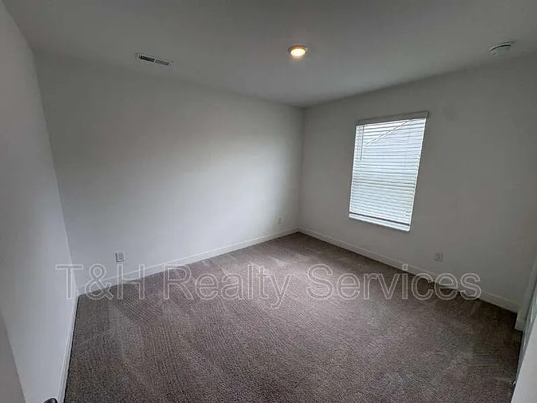 6831 Orchard Run Cir — Photo 16