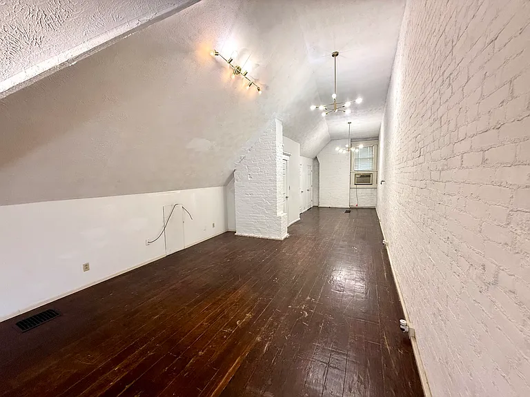 250 S 18th St #1/2 — Photo 15