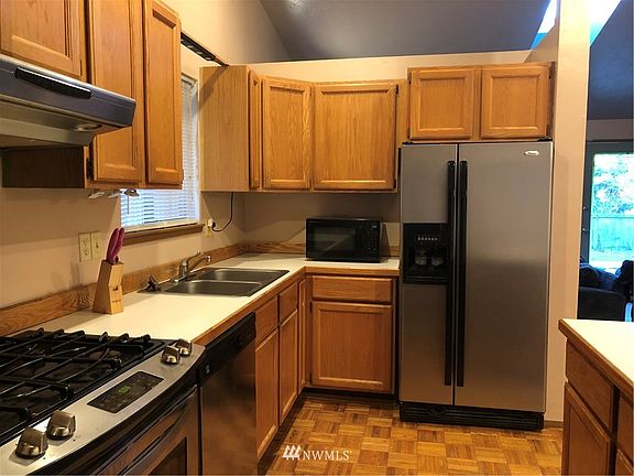 3rd image of 2605 Cedar Hills Court SE