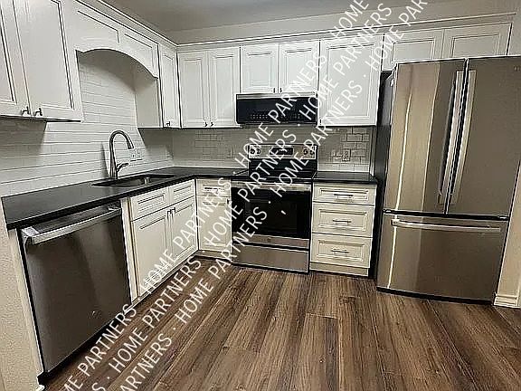 4th image of 9711 Chelsea Cir #1