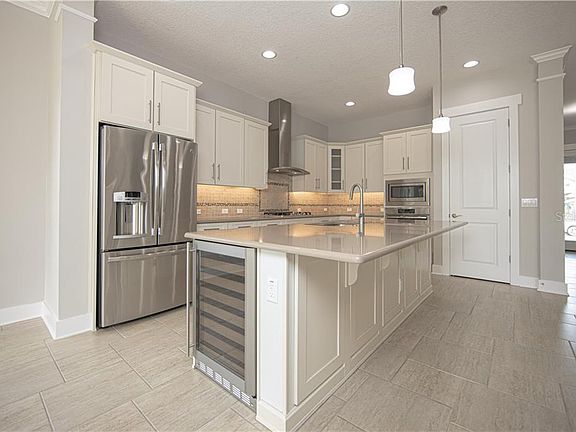 5th image of 9394 Bordet Ct