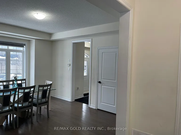 537 Veterans Dr — Photo 12