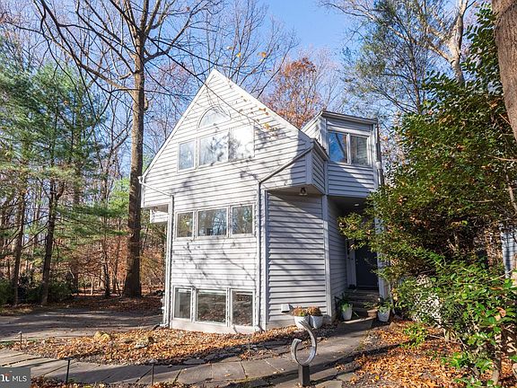 3rd image of 9512 White Spring Way