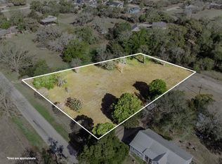 E 9th St, Flatonia, TX 78941