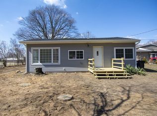 2823 Edwardsburg Ave, Elkhart, IN 46514