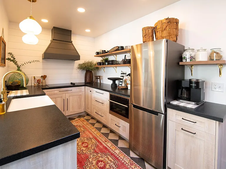 333 W Cota St #B — Photo 7