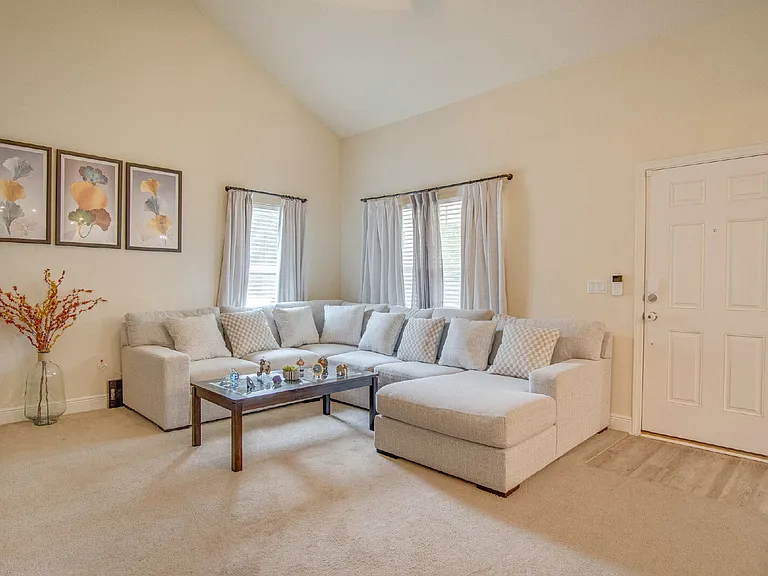 8824 Smiley Ct — Photo 9