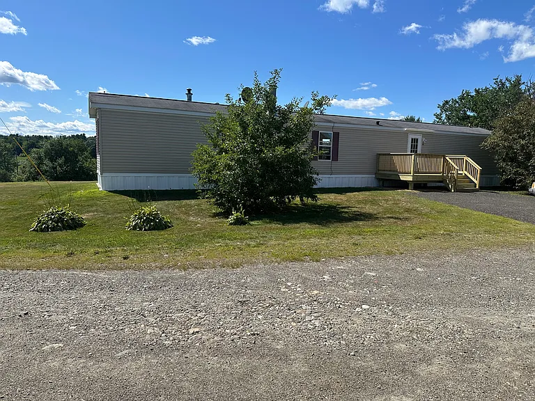 19 Rodeo Rd — Photo 2