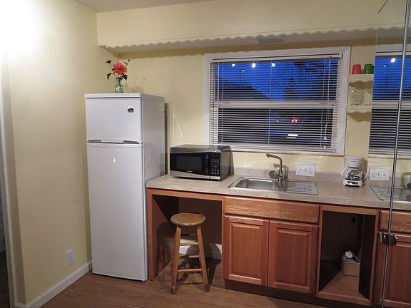 4th image of 932 Davis St #932B