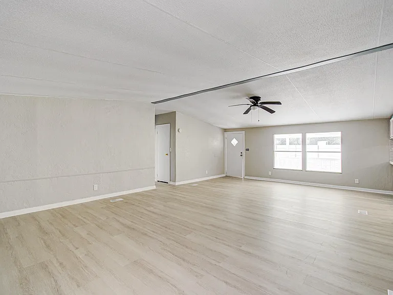 16307 Antelope Ln — Photo 8