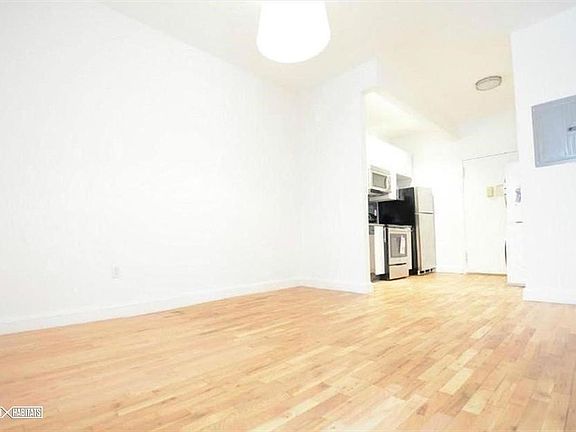 3rd image of 452 E 84th St APT 3R