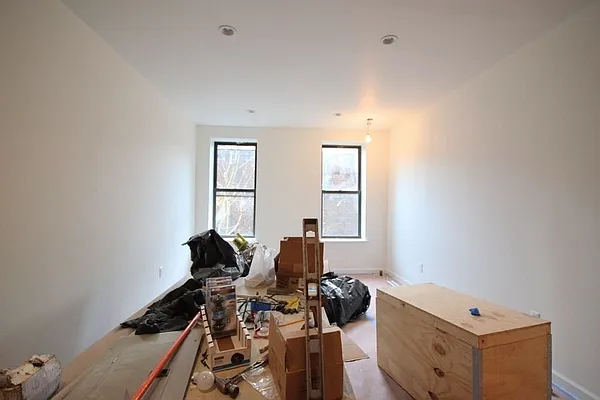 Rented by Bold New York | media 27