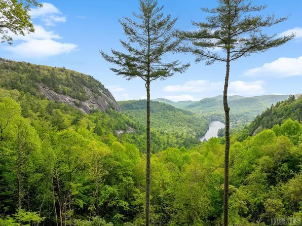 205 Sarsaparilla Court, Sapphire, NC 28774