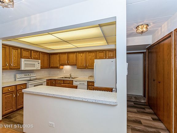 4th image of 4020 W 105th St APT 1W