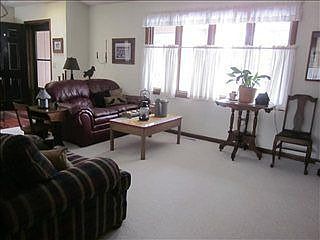 4th image of 12767 Vivian Ct