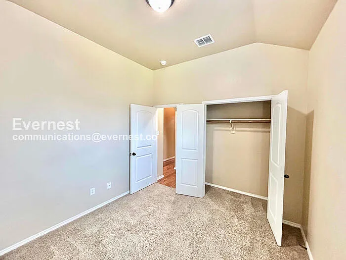 1335 Piedmont Dr — Photo 12