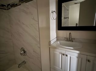 11255 Moorpark St APT 3, North Hollywood, CA 91602