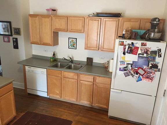 Eat in kitchen with dishwasher