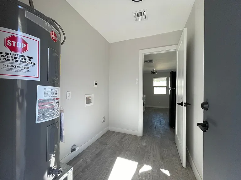 Charming 1 bed 1 bath in great location! — Photo 28
