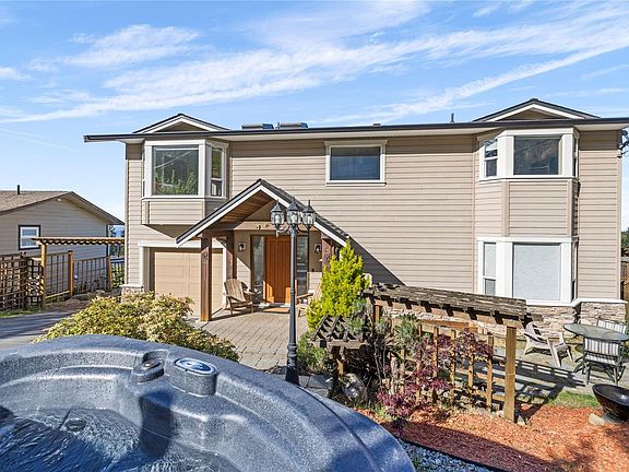 2nd image of 5170 Laguna Way