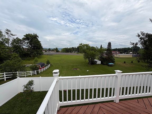 3rd image of 114 Southview Dr