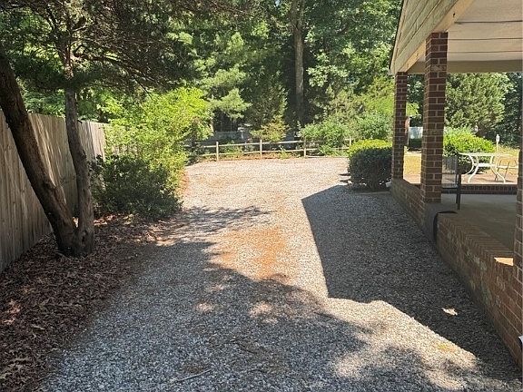 4th image of 406 Bunker Cir