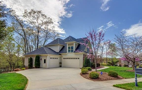 Finished 3 Car Garage-1 oversized, great for boat