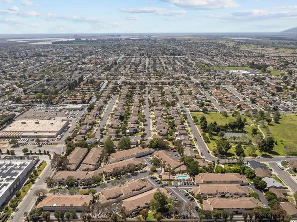 2003 Blackberry Cir, Oxnard, CA 93036