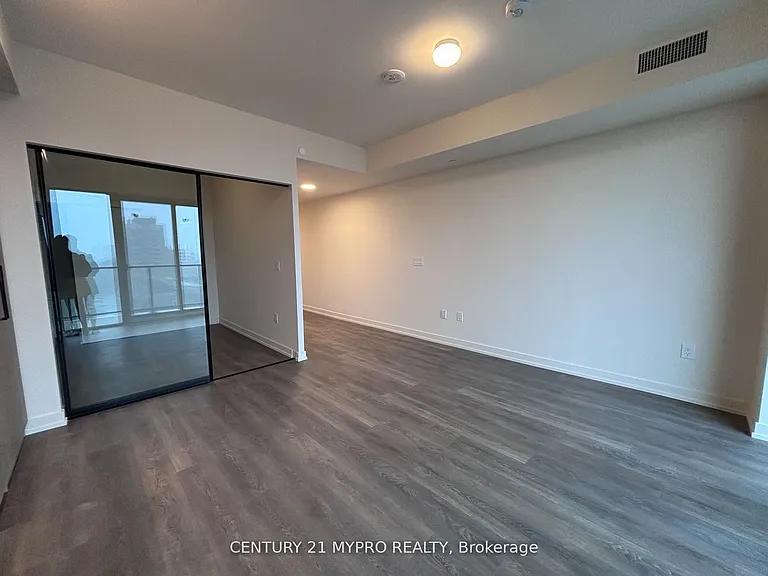 181 Sterling Rd #818 — Photo 4