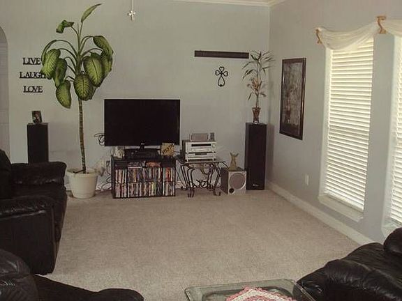 3rd image of 1610 Eagle Ln