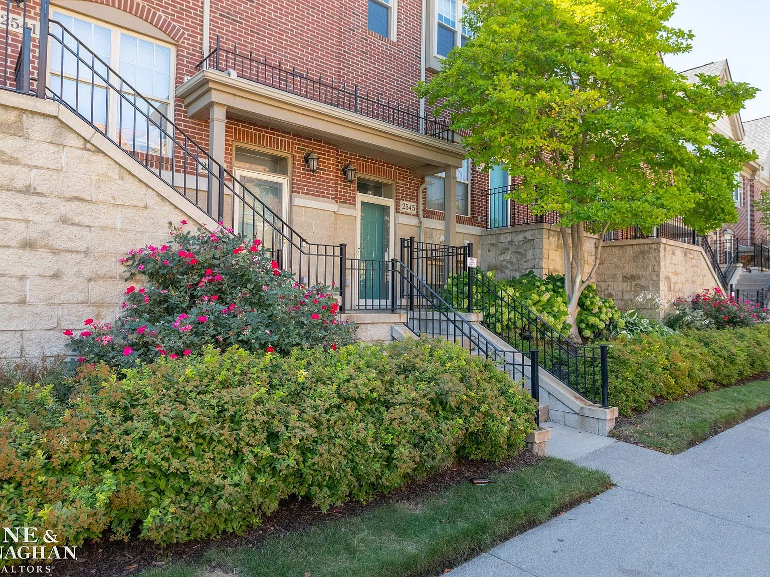 2 bed, 2.0 bath, 2155 sqft, $3,400 — Photo 4