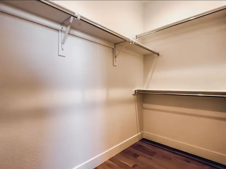 5469 S Curtice St #H — Photo 14