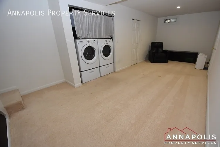 449 Alfreton Ct — Photo 14