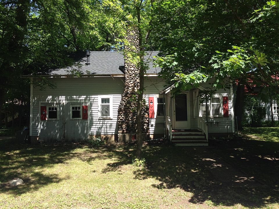 2nd image of 15332 3rd St