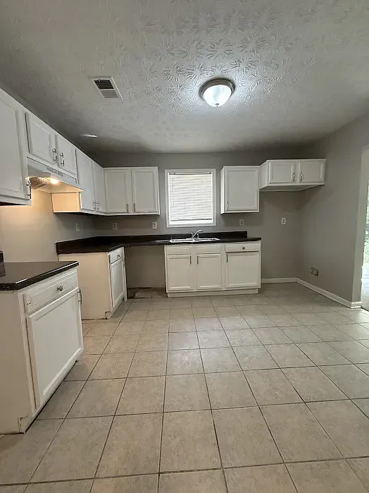3 bed, 2.5 bath, 1440 sqft, $1,595 — Photo 4
