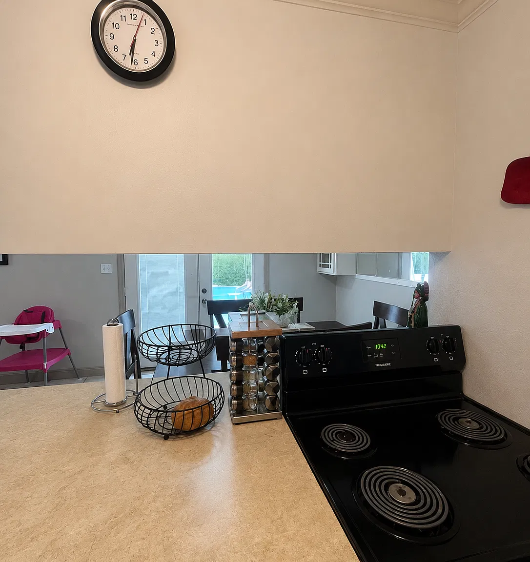 Large Lot Home with Fenced Backyard, Central AC + Heating, Covered Parking — Photo 3